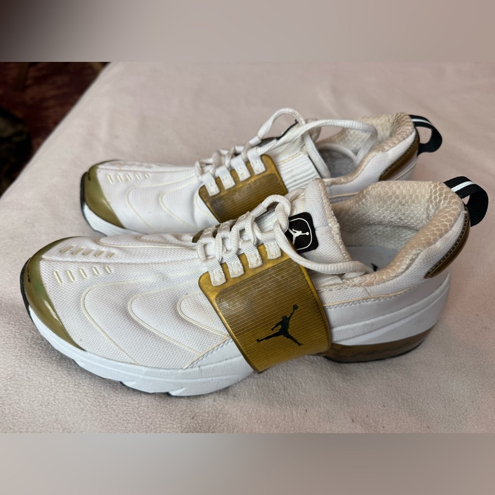 EUC 2001 Jordan Trunner Bubble+ White Metallic Gold Size 8 Rare Trainer Shoes